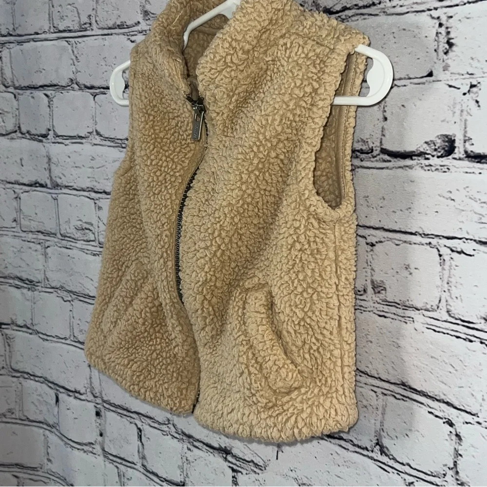 Old Navy Toddler Girls Sherpa Teddy Bear Beige Winter Vest 18-24‎ Months